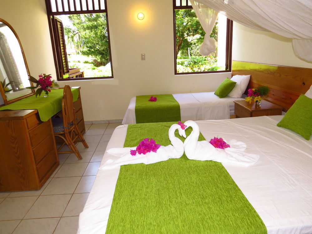 El Pelicano Apart-Hotel Las Galeras Exterior photo