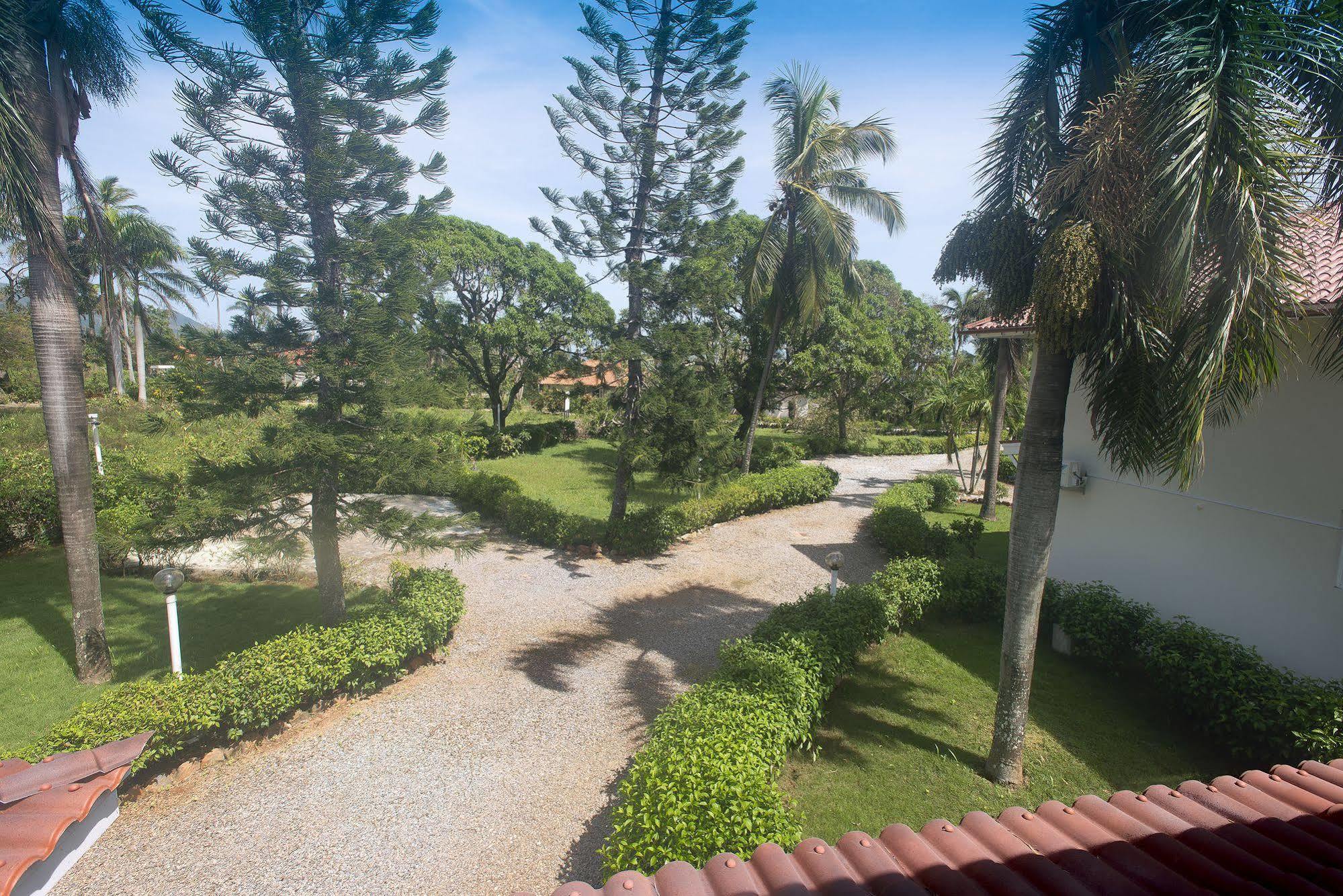 El Pelicano Apart-Hotel Las Galeras Exterior photo